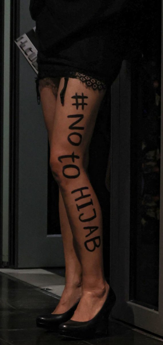 YasMohammedxx's tweet photo. A belated #NoHijabDay submission 🖤 https://t.co/KhHtl4kNpy