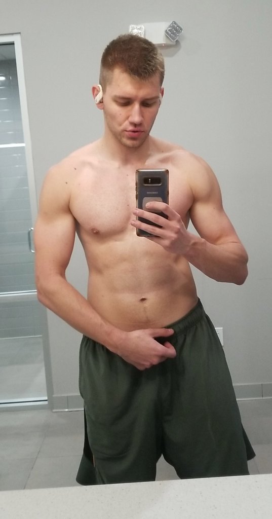 DaddyZac69's tweet photo. The bulk has officially started once again, road to 250 🤫
#contentcreators
#sexwork
#Adultwork
#DaddyLittleGirl 
#daddyslittleslut 
#roleplaying
#malemodel 
#gaycartoon 
#FitnessModel
#gaydilf 
#daddygay  
#nsfw 
#gaysolo https://t.co/8aRJ6GXEen