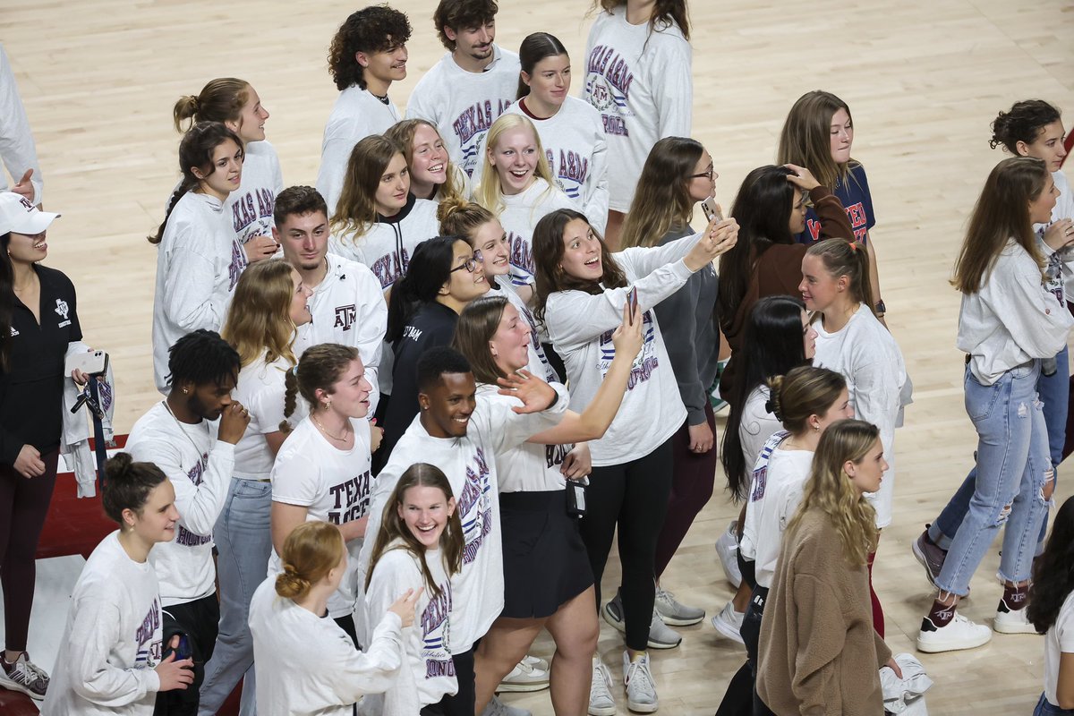AggieAthletes's tweet image. On Tuesday night as our Aggie Men’s Basketball team BTHO auburn, 331 student-athletes were recognized for their achievements of receiving a 3.0 or higher in Fall of 2022. Congratulations to our AD Honor Roll student-athletes! 👍