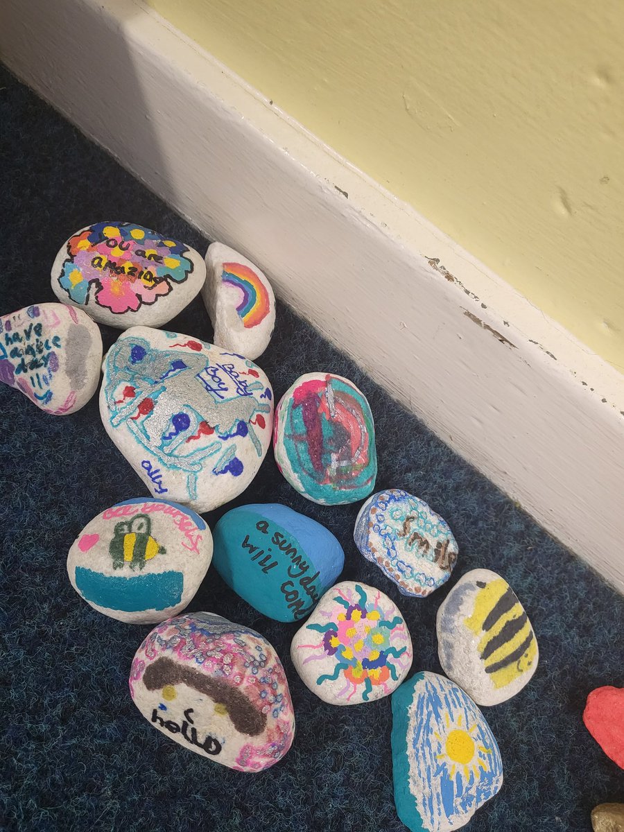 Each day we have been working with #letsconnect theme for <a href="/Place2BeScot/">Place2Be Scotland</a> Kids Mental Health week, and we are connecting with nature and the community by leaving smile stones around the area! Hoping they might make someone smile 😃