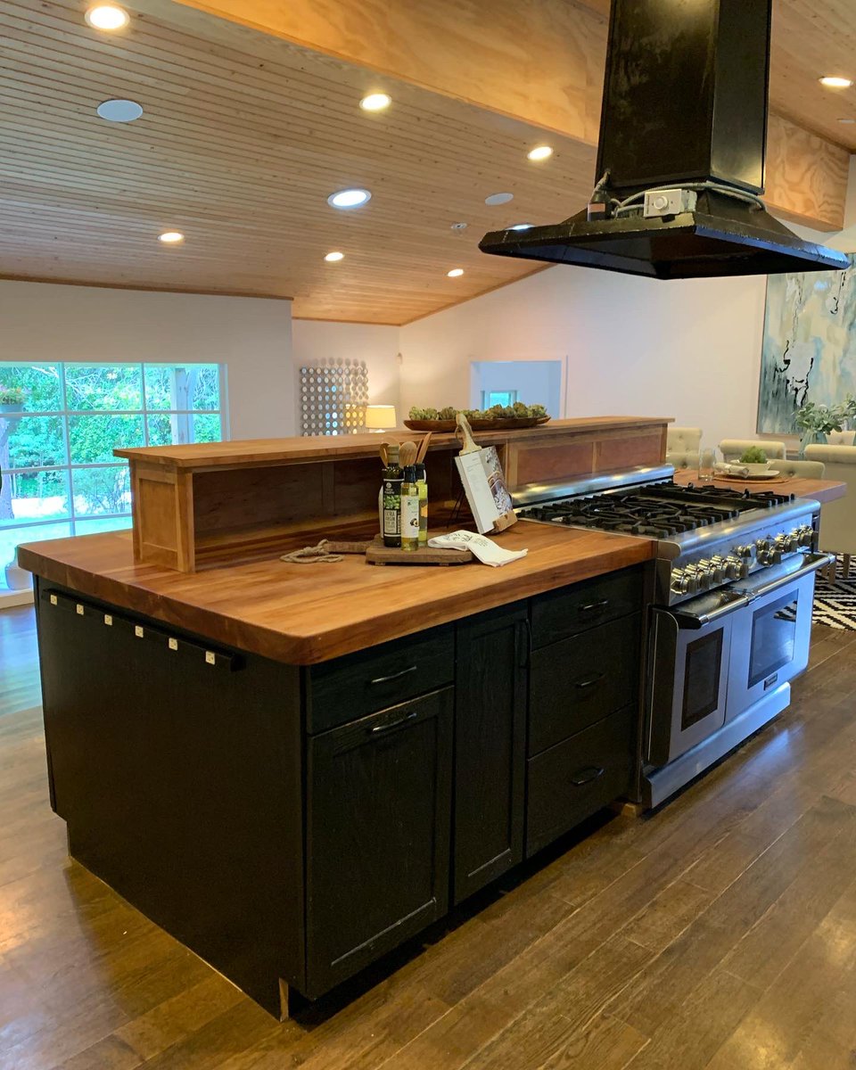 beccathebroker's tweet image. #ThisOrThatThursday countertops. Are you team #ButcherBlock or #Quartz? 
.
.
.

#REMAX #RemaxUnited #ChapelHill #Carrboro #Pittsboro #Durham #Raleigh #Cary #TriangleRealEstate #WelcomeHome #RemaxHustle #Countertops #KitchenDesign