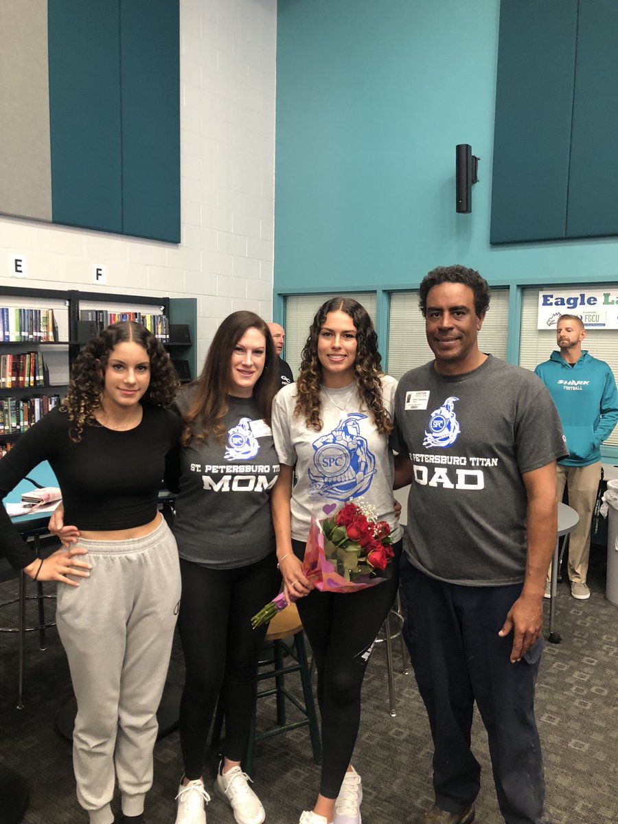 Congrats to ⁦<a href="/tyrahtownsend/">tyrahtownsend</a>⁩ signing with ⁦<a href="/spcwbasketball/">SPCWBasketball</a>⁩   ⁦<a href="/GCSharks/">GCHS Sharks</a>⁩ signing ceremony. tons of hard work &amp; sacrifice went into making this day possible Proud of you T! ⁦<a href="/NP_AlexMartin/">Alex Martin 𝕏</a>⁩ ⁦<a href="/JustAdamFisher/">Adam Fisher</a>⁩ ⁦<a href="/Jeffthegymrat/">Jeff Turner</a>⁩ ⁦<a href="/RossVDG14/">Ross Van De Griek</a>⁩