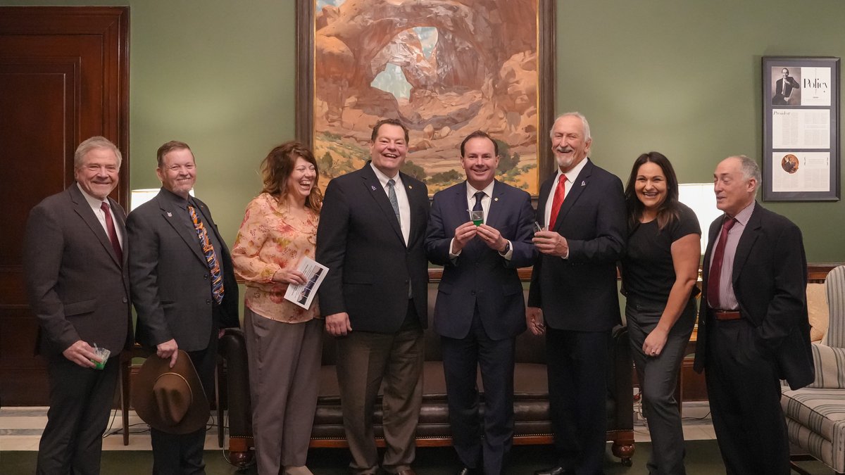 Mike Lee tweet media