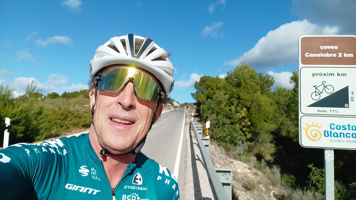 pedrodelgadoweb's tweet photo. En un lugar de Alicante cuyo nombre no quiero acordarme, ciclistas pro tienen pesadillas solo de pensar en él #TestdeLactatos 😢
Yo, como ya no genero lactatos, me quedé viendo el paisaje y las cara de los ciclistas con un sofoco de un par de... 😁
@EqKernPharma @JumboVismaRoad https://t.co/bVX1oUP704