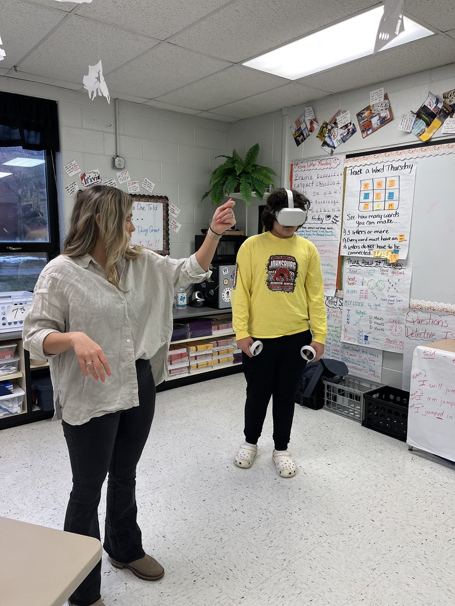 msbressett's tweet photo. Virtually kayaking through Antarctica and hiking through Manchu Picchu today with my 8th graders.  Thanks to Prairie’s LTAs for setting up this experience. #webelong #bmsprairie @barrington220 https://t.co/thuXTgciYp