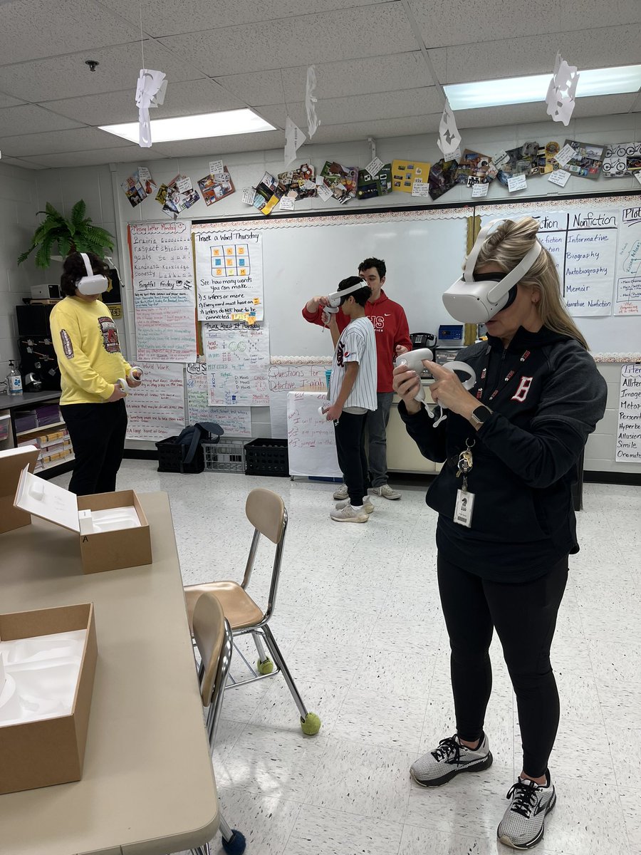 msbressett's tweet photo. Virtually kayaking through Antarctica and hiking through Manchu Picchu today with my 8th graders.  Thanks to Prairie’s LTAs for setting up this experience. #webelong #bmsprairie @barrington220 https://t.co/thuXTgciYp
