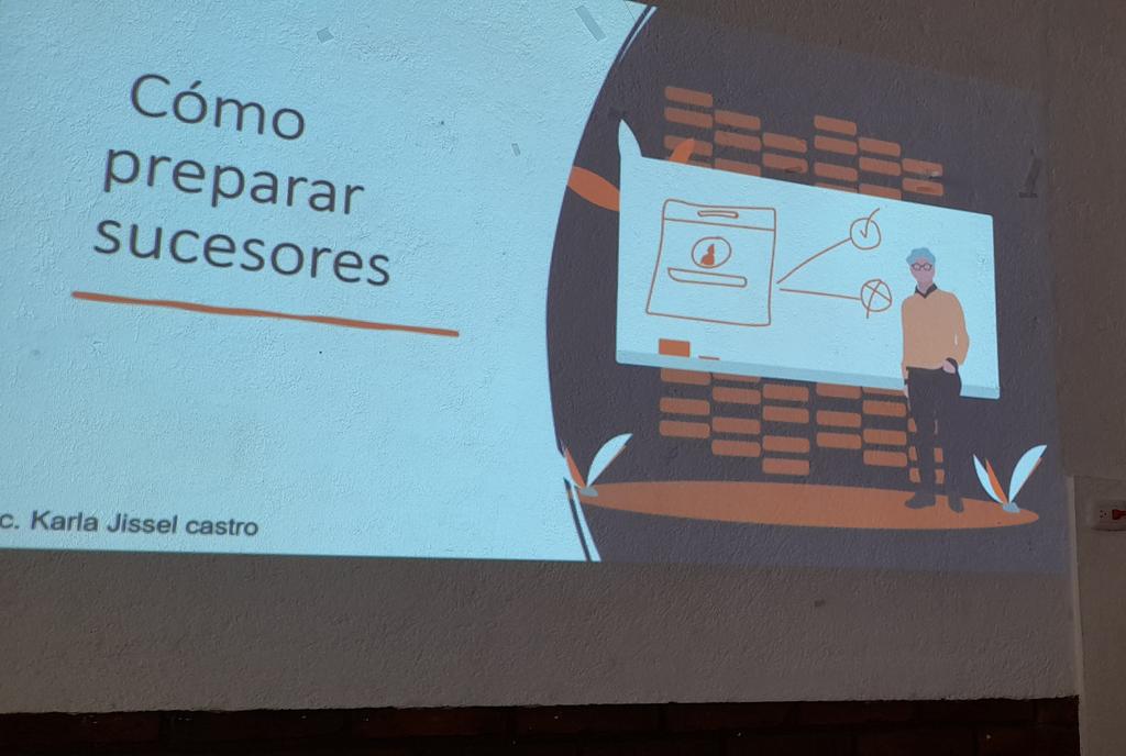 Karlaca04862039's tweet photo. Un fenómeno en las cooperativas es la permanencia vitalicia en los órganos de dirección. La razón? No hay socios preparados. El plan de sucesores, garantiza contar estratégicamente con los cuadros directivos ,promover la inclusión y darle sostenibilidad al liderazgo democrático https://t.co/7DTZXACuq0