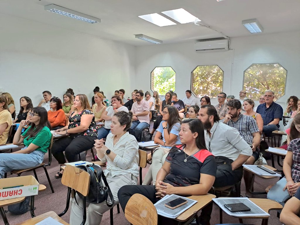 Con el objetivo de la implementación del nuevo programa de Educación Básica Integrada, correspondiente a la Transformación Curricular impulsada por la ANEP, los docentes de Secundaria inician el año continuando con el ciclo de talleres y charlas de capacitación.