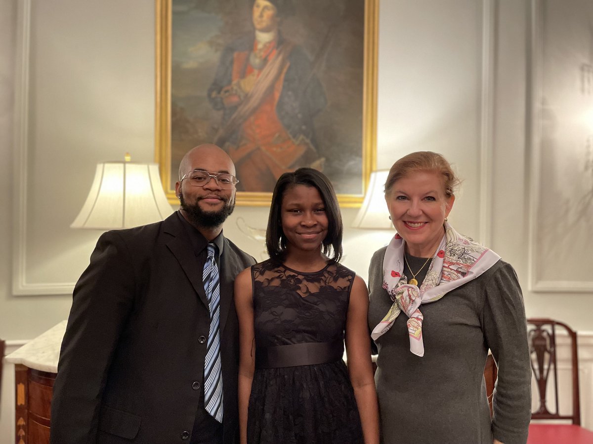 pcps_va's tweet photo. #WhatAHonor : Monday evening, Ariyah Lambert from @WalnutHillES attended a reception at the governor's mansion for Black History Month and recited Love Each Other by Nikki Aksamit (MLK Poem) at the reception. Way to go, Ariyah!👏 We're so proud of you!🙌 @GovernorVA https://t.co/PZ36AuixJo