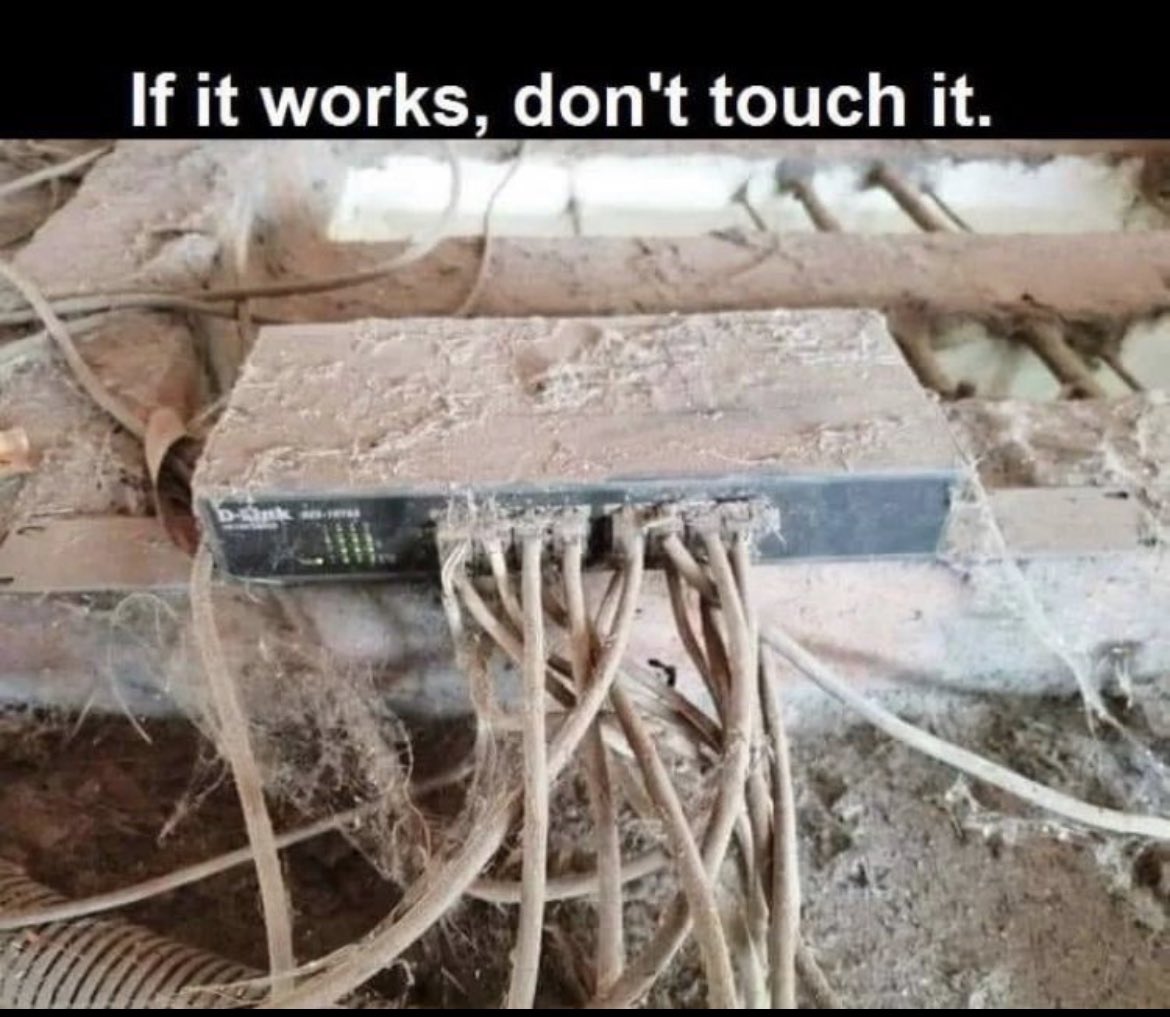 lavkrising's tweet image. #network #ithumor #techfun