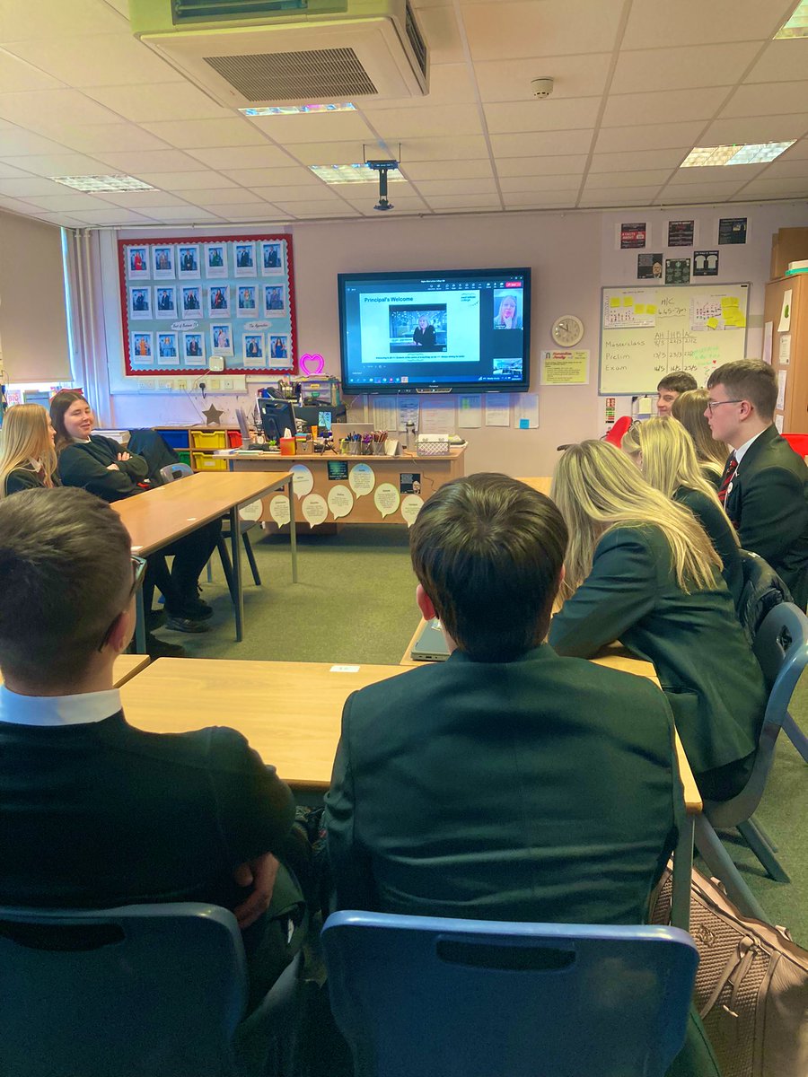 Thanks to our friend @ClaudiaNasseri  from @WestLoCollege who chatted to our Business students today about pathways. 
You are awesome and it was much appreciated! 🌟👏🏻