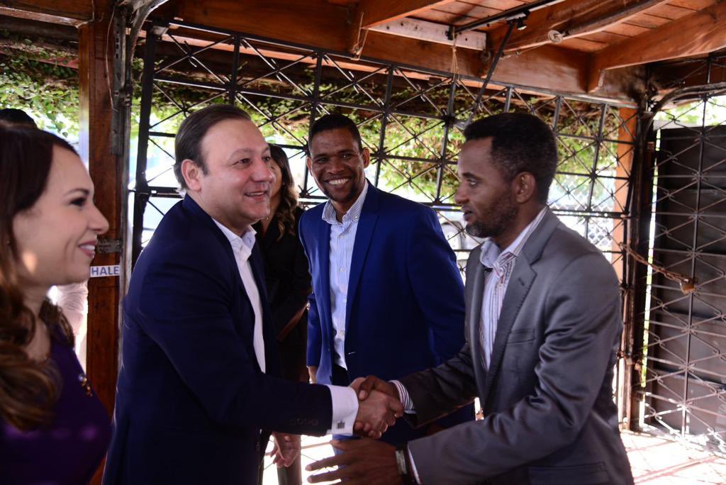 Como mujer formada bajo los ideales de Juan Bosch, disciplinada y enseñada a pensar de manera colectiva, a partir de hoy junto a nuestro equipo vamos a recorrer el país, rumbo al triunfo del Partido de la Liberación Dominicana en el 2024 con <a href="/AbelMartinezD/">Abel Martínez Durán</a> 

¡Por un camino mejor!