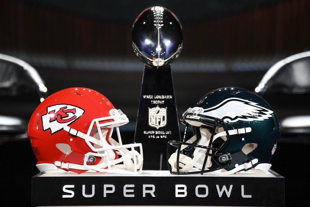 Ready_Hut's tweet photo. Este domingo se disputa la #SuperBowl entre Eagles y Chiefs.

Es uno de los acontecimientos más vistos en todo el mundo. Vamos a explicar por qué y todo lo que hay detrás de este espectáculo.

No hace falta saber sobre #NFL. Todo lo contrario.
Sólo anécdotas.

Dentro hilo 🧵👇 https://t.co/aZHb3fPxTx