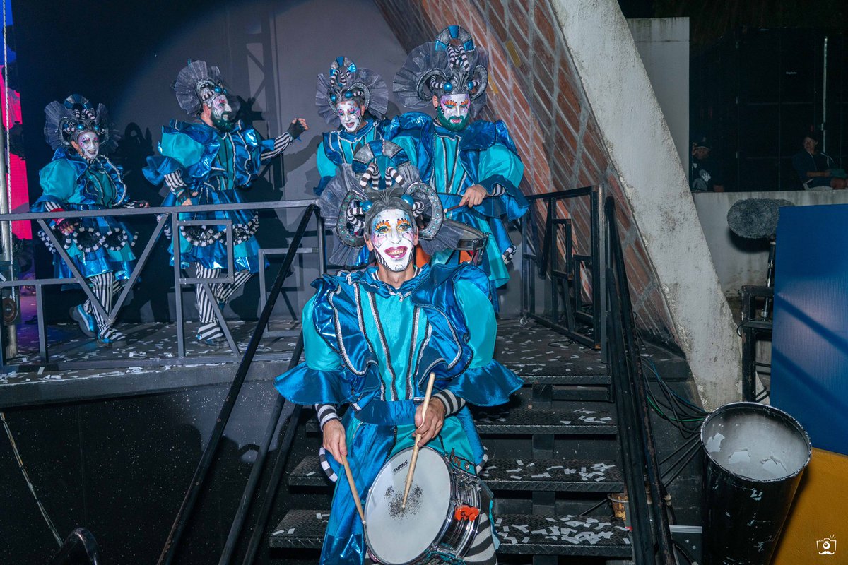 Muy felices de todo lo vivido ayer en el teatro, pasamos precioso y la energía que había en el aire era magia ✨

HOY SEGUIMOS DE TABLADOS🎉
jueves 9/febrero

22.50 - Monumental de la cosa @monumentaldelacosta 
00.50 - 1ero de mayo <a href="/tablado1demayo/">Tablado 1 de Mayo</a> 

esperamos vernos ahí 🤩