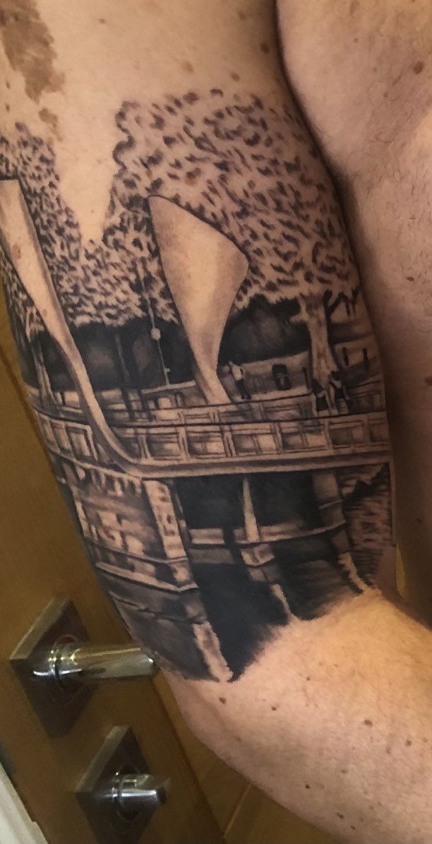 007Sutts's tweet photo. More work today on my โBristolโ themed sleeve! Amazing work and detail from @Joeyt_8 Black Diamond Tattoos Kingswood! Loving ๐ฅฐ your work mate #CosmicBucketHat #Bristol #BristolCity #Tattoos #CliftonSuspensionBridge #PerosBridge #FootballReligion https://t.co/z4GZ8YmTC2