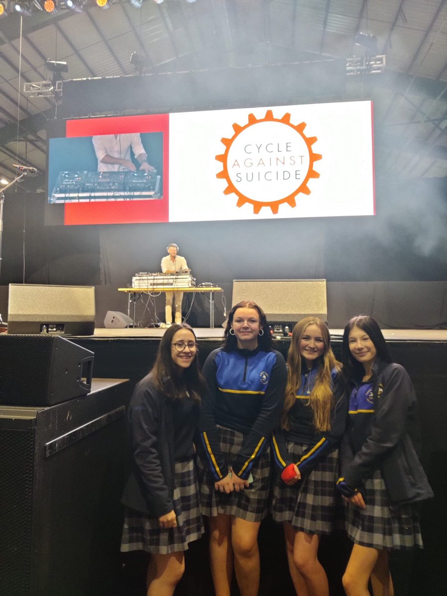 ciosagain's tweet photo. Delighted that our school was represented at the @CASuicide Student Congress in the @TheRDS today. Well Done to the students who travelled up early this morning and Ms. Nolan and Ms. Holland who accompanied them. @ceist1 @EmoParish @love_port https://t.co/jRSORyVxgA