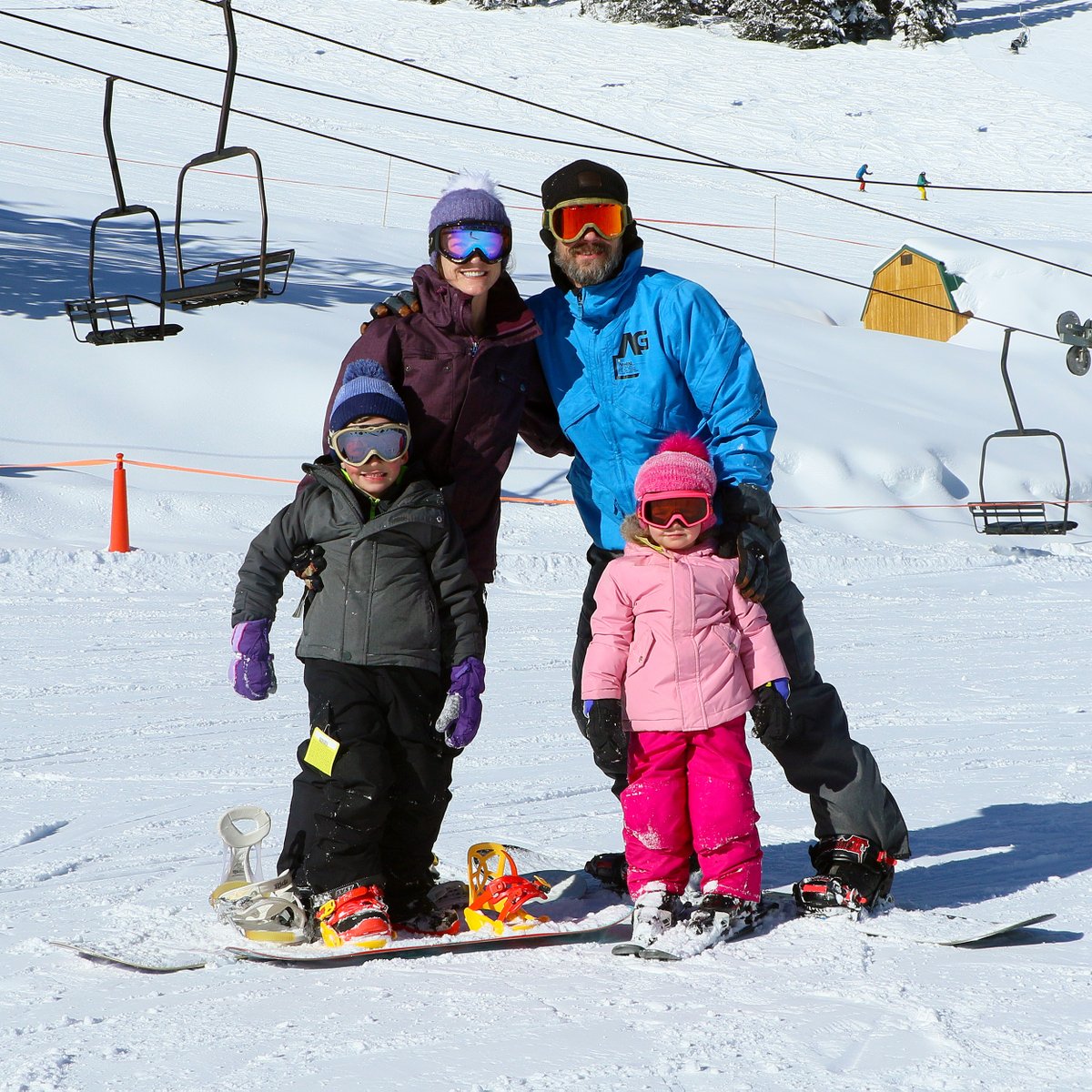 skilookout's tweet photo. Blue Sky, Crisp Corduroy, Pow Pockets, Family Fun. Just another beautiful day at Lookout Pass Ski &amp; Recreation area. Hope to see you this weekend. 

#VisitIdaho #SkiIdaho #OptOutside #SkiNWRockies #PNWSkiAndSnowboard #18Winters #MontanaMoment #SkiMontana #Grooming #Corduroy #Ski https://t.co/ZzFHHBBCAe