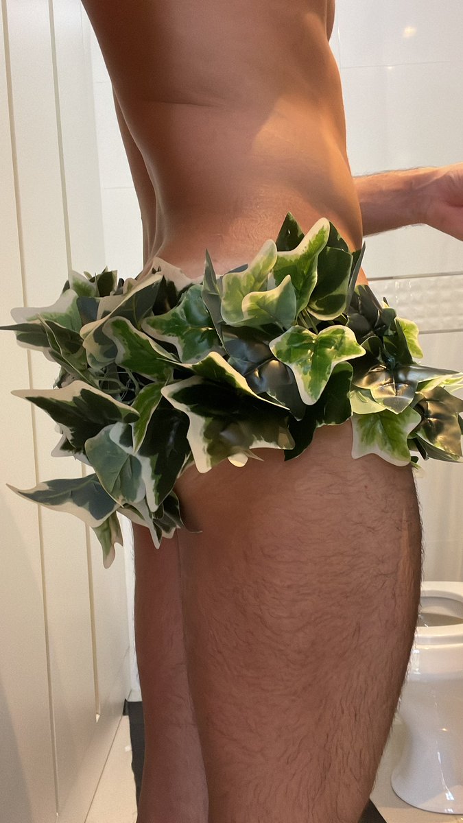 gustavodarossi's tweet image. Fantasia prontinha 🍎🐍