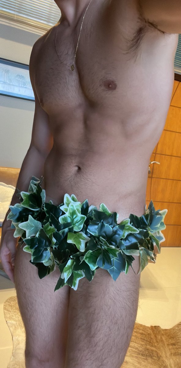 gustavodarossi's tweet image. Fantasia prontinha 🍎🐍