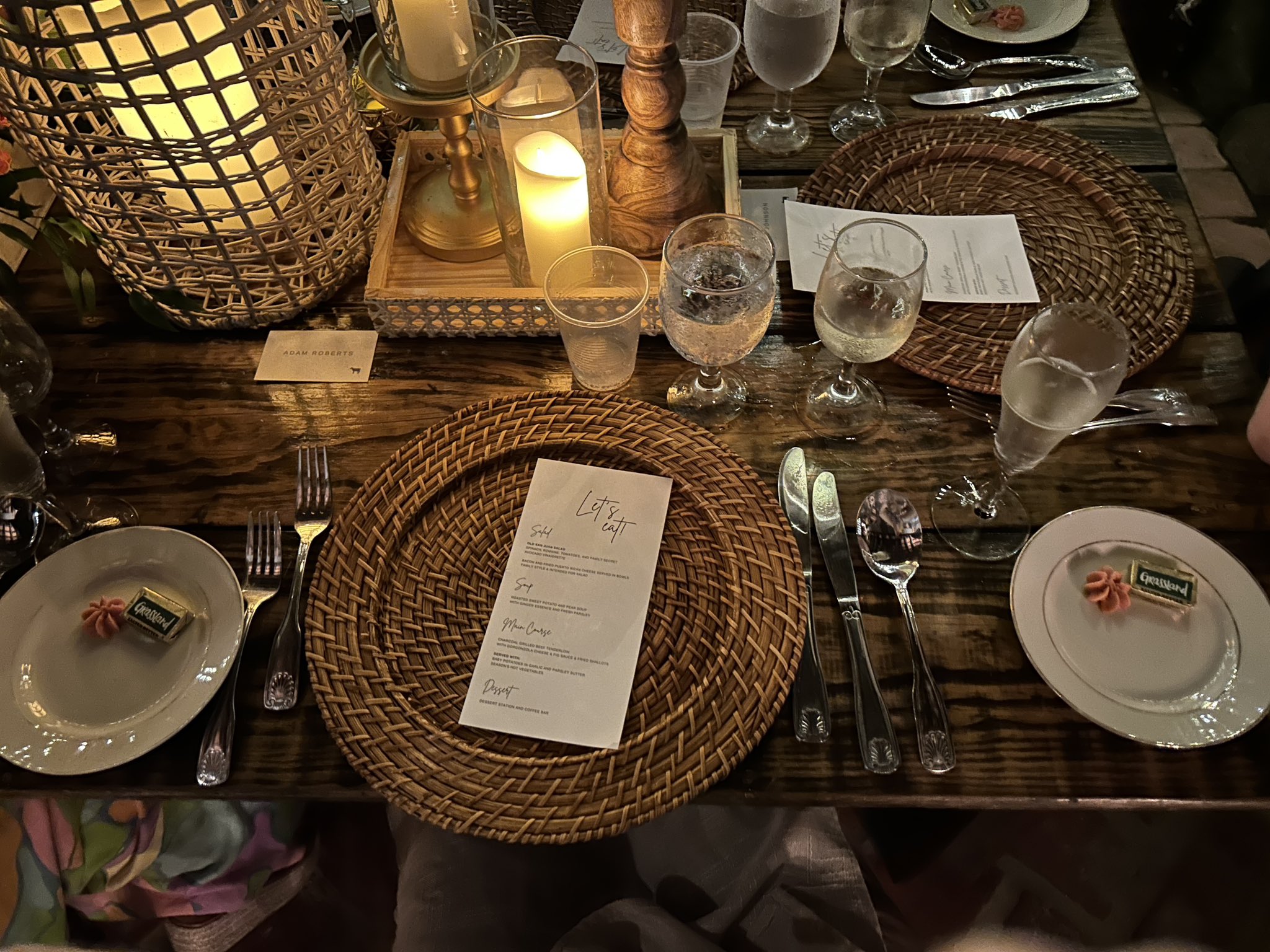 Adam Roberts on Twitter "Pssst… at a wedding. Which bread plate is