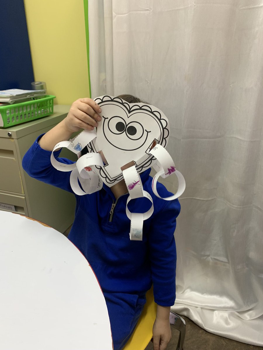 💕 Valentine’s Day crafts to practice our Articulation! <a href="/Hampton_Street/">Hampton Street</a> #MineolaProud