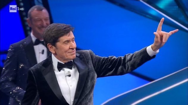 memmibionda's tweet photo. Quando vedi la notifica di Jessiko Calcetto sul suo telefono 
#Sanremo2023 https://t.co/Be1z0cQ1Zl