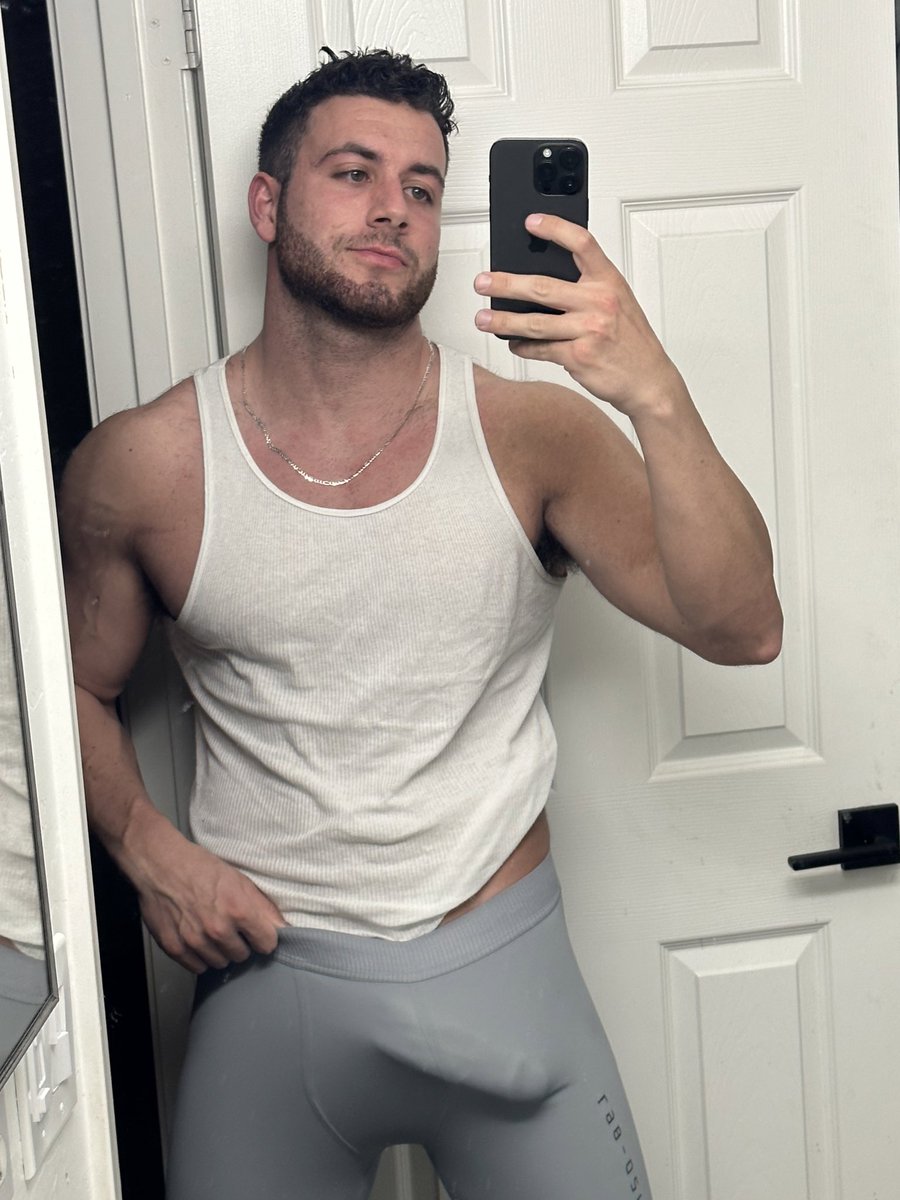 brookslockk's tweet photo. Only RT if you could handle all of me👀 https://t.co/VFB0FJOSnh