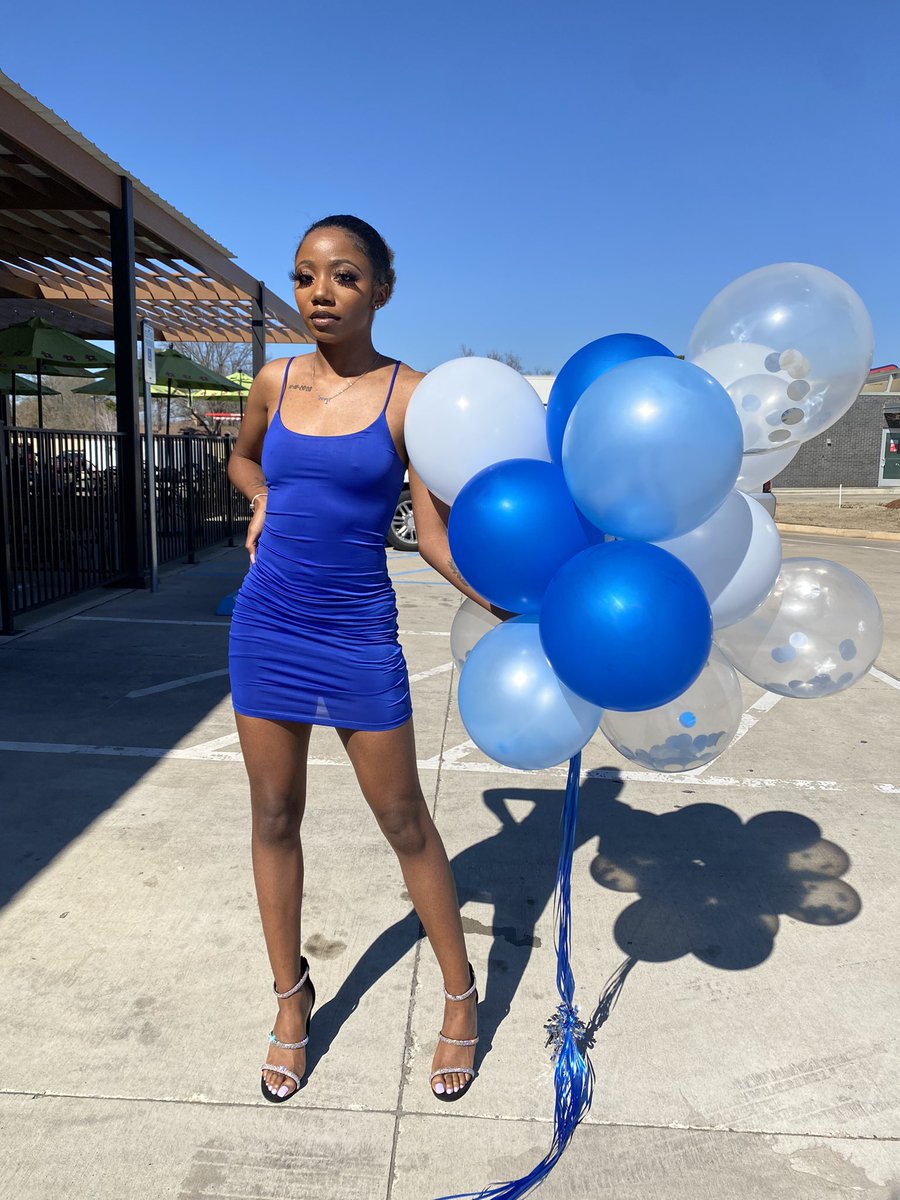 JadaaRay's tweet photo. Giving you da blues 💙 #23rd #AquariusSzn https://t.co/Qk1ERNKOB6