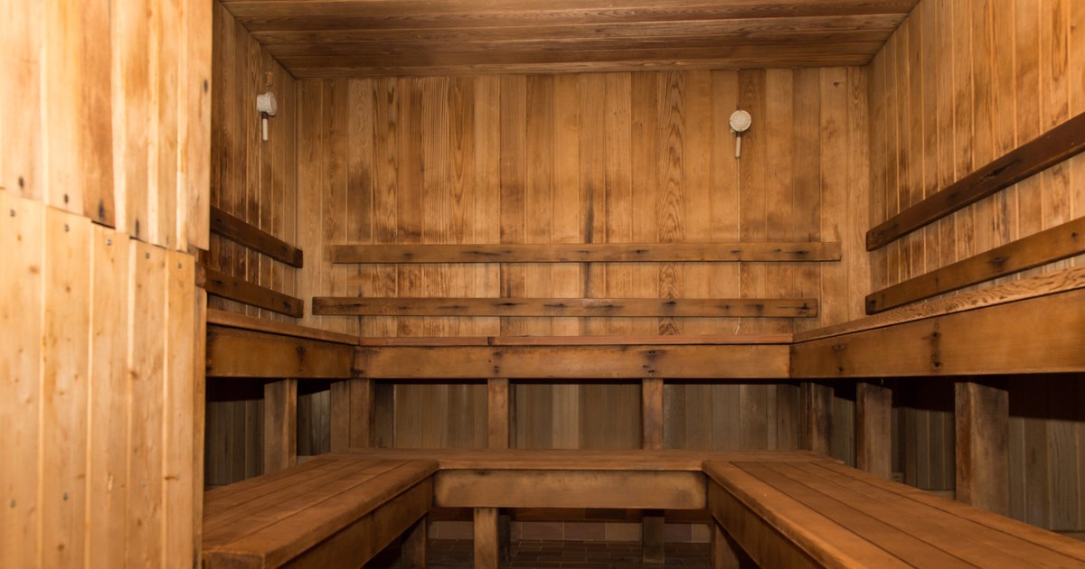 FriendsBaths's tweet photo. Around the world in 80 baths...
#NewYork has a Russian &amp; #TurkishBaths since 1862, offering saunas, steam rooms, cold plunge pool, roof deck, restaurant &amp; treatments including Platza Oak Leaf, Dead Sea salt scrub &amp; black mud.
#TurkishBaths #heritage #RussianBaths # https://t.co/DQSSC3Z6Aj