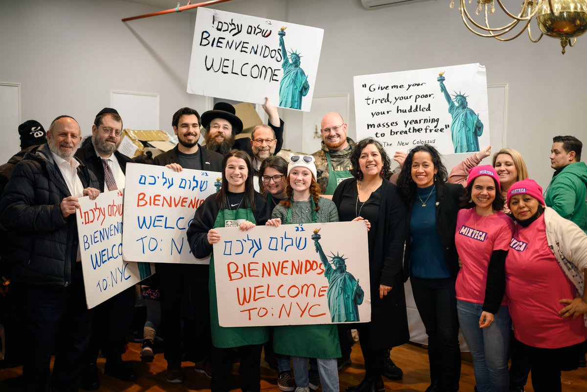 MasbiaRelief's tweet photo. 1/3 📸by @stefpix  
The #MasbiaReliefTeam &amp; @COJOFlatbush joined by the Seavers family from KY, distributing brand-new coats, clothing and shoes to newly arrived #AsylumSeekers at @MixtecaOrg in #SunsetPark. (Monday, Feb. 6th, 2023)
https://t.co/Z6uewdjCkr
cc @zachiscol @NBCNews https://t.co/FAtKX3dWi9