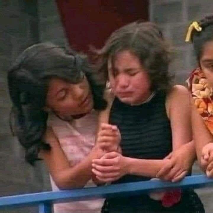 SoyAlvs's tweet photo. -Tranquilo, si alcanzarás boletos para ver a tus monas chinas. 
-Yo: 
#blackpink https://t.co/uTjIqjIqcS