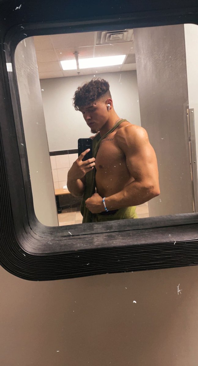 king_Gavin18's tweet photo. Only responding to cashapp messeges. $gtren800 send for my attention or I’ll never give u a chance. https://t.co/E6tZVC4cYa