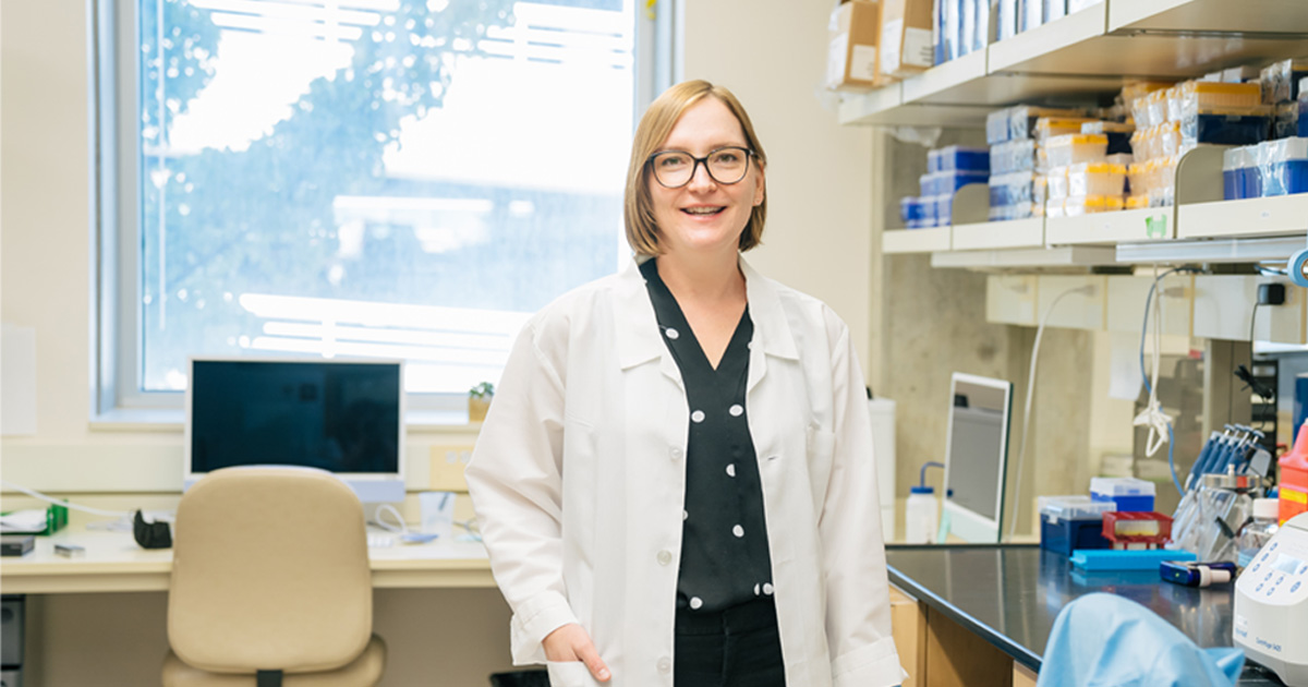 ARUPLabs's tweet photo. Allison Carey, MD, PhD, was one of six @uofuhealth rising star faculty members invited to share their stories at the annual Vitae symposium. Carey uses molecular barcoding to identify genes that allow some strains of bacteria to resist antibiotics. https://t.co/pJ7Lo12fwG https://t.co/bx3LudpGBO