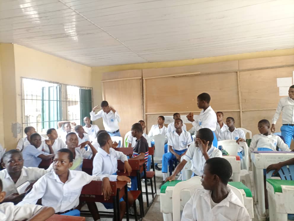 inclusivefrnds's tweet photo. Today, as part of our "Get Out The Vote" (GOTV) Voter Education Campaign, we had an insightful discussion with students from Oharis Secondary School in Ugheli, Delta State. 

#AccessNigeria
#DisabilityVotesMatter 
@NDI @FCDOGovUK @USAIDNigeria @USAID 
#INEC | https://t.co/TVEhPER2Uk