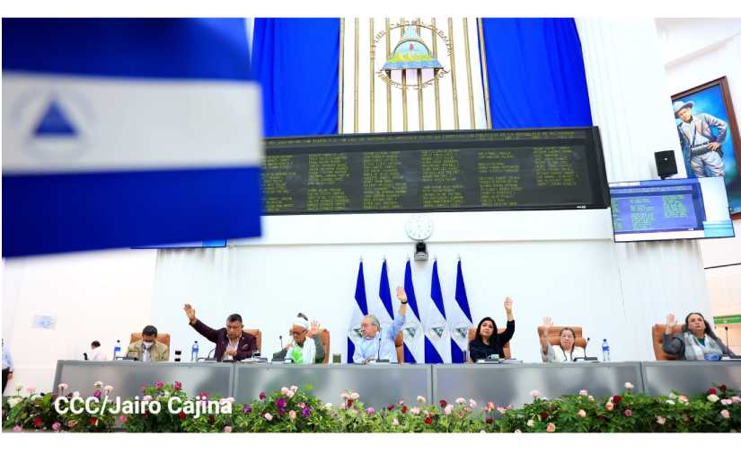 La AN a solicitud de 74 diputados del plenario, aprobó en primera legislatura una reforma al artículo 21 de la Constitución de la República que establece que todo traidor a la Patria pierde la condición de nacional
La iniciativa  don carácter de urgencia fue aprobada con 89 votos