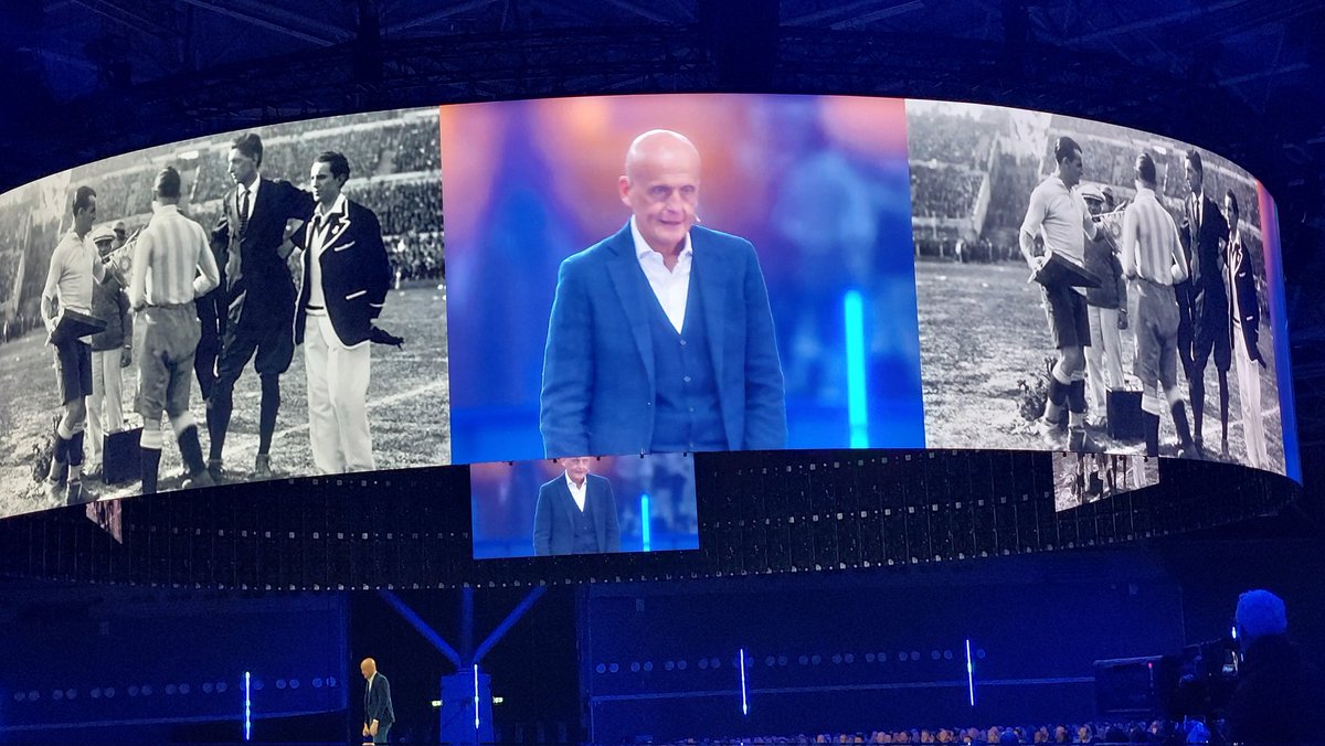 ShenGjeli's tweet photo. #CiscoLiveEMEA Collina such a great character🔥🔥 https://t.co/XDxKgozpHL