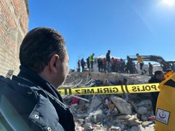 akpartitokat's tweet photo. İl Başkanımız @dtcuneytaldemir Tokat Valimiz, Belediye Başkanımız ve İl Genel Meclisi Başkanımızla birlikte Adıyaman Gölbaşı’nda yapılan arama kurtarma ve depremzede vatandaşlarımız için yapılan diğer çalışmalara katıldı. 

Şimdi dayanışma vakti 🇹🇷 https://t.co/GDrpakyeN2