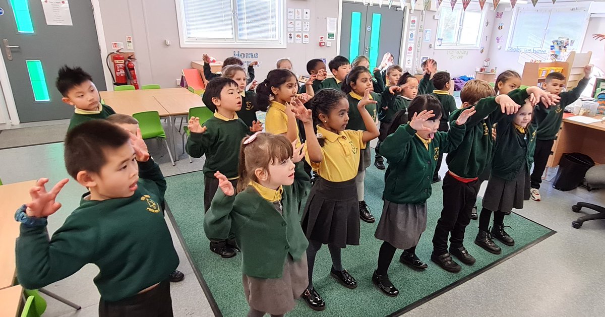 firsprimarysale's tweet image. #Y1Apple Thoroughly enjoyed a few dances to lift our spirits during Children's Mental Health Week. @5adayfitness @TraffordSSP #activefirs