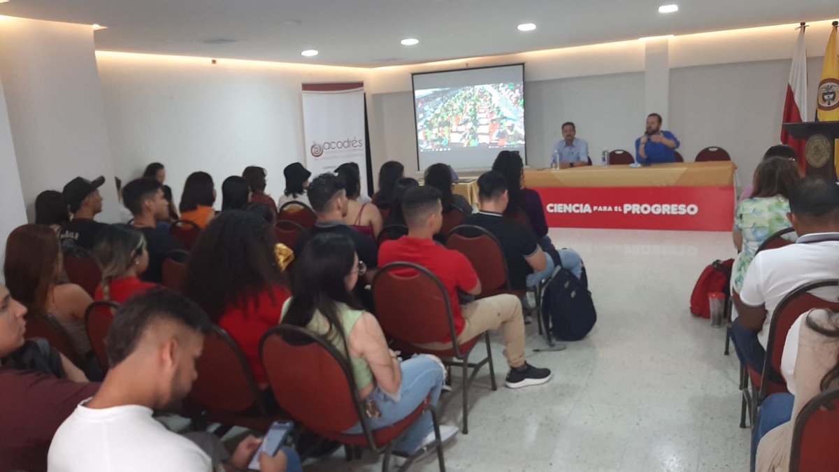 Tavo829's tweet photo. Desde el programa de Adm. de Empresas turísticas y hoteleras en @UAutonoma recibimos la charla "Coyuntura de la industria gastronómica y proyecciones' brindada por el Dr. Guillermo Gómez, Pte. ejecutivo de @AcodresCo entregándonos las perspectivas del gremio para este año 2023. https://t.co/uyK8XvBTY5