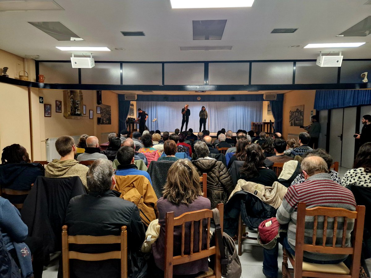 MemoriaGara's tweet photo. #MemoriaGara✌🏿 #Jardunaldiak

#MigranteakAtzoEtaGaur

📌 Hogar Extremeño (Zaramaga, Vitoria-Gasteiz)

🎶 Emanaldia / Recital

🎙Jon Maia &amp; Paula Amilburu

🎸 Gorka Etxebarria

🎼 Elh Malick https://t.co/eVr77ybk9R