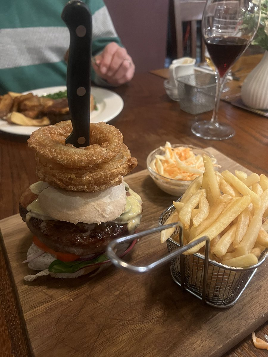 kathimmc's tweet photo. #glutenfree meal #winterburn #GFburger https://t.co/WYDfoG3K6u