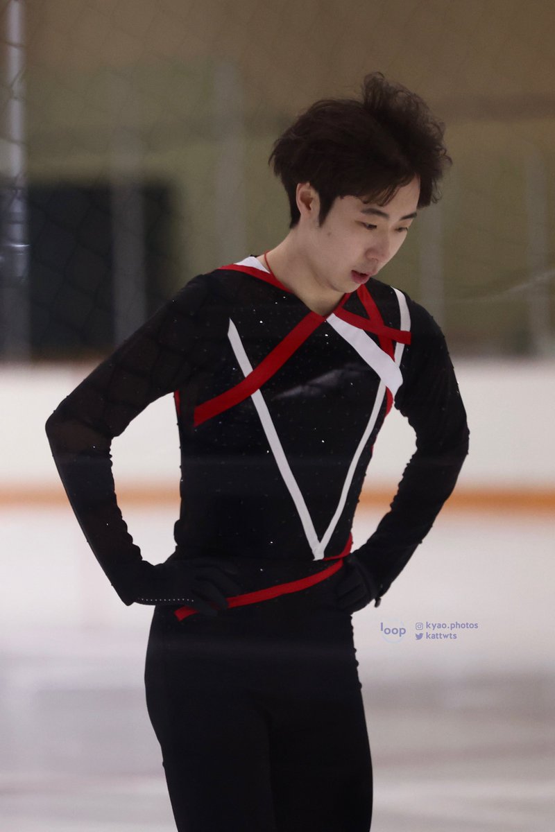 InTheLoPodcast's tweet photo. Boyang short program practice this morning with his Seven Nation Army costume

#BoyangJin #金博洋 #4CC23 #4ContsFigure https://t.co/pw5WHLM9jJ