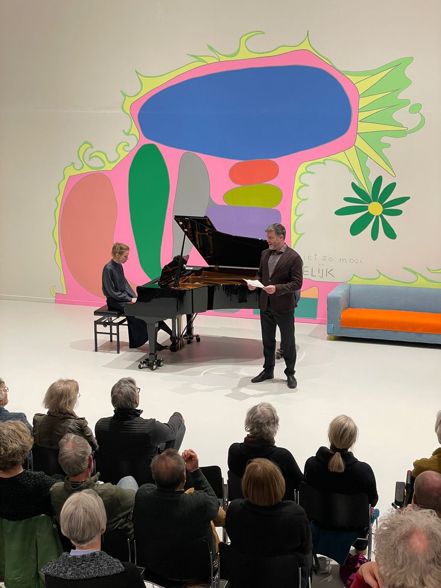 CODAapeldoorn's tweet photo. Na een welkomstwoord door directeur Carin Reinders zijn we onderweg. CODA Museum presenteert Schuberts Winterreise met tenor Vincent Lesage, begeleid door pianist Cathelijne Maat. #CODAClassique https://t.co/iTKRdeSdjg