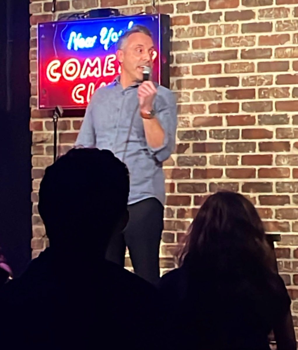 From last night's show. Always good energy and fun people @nycomedyclub 

#NYCcomedy