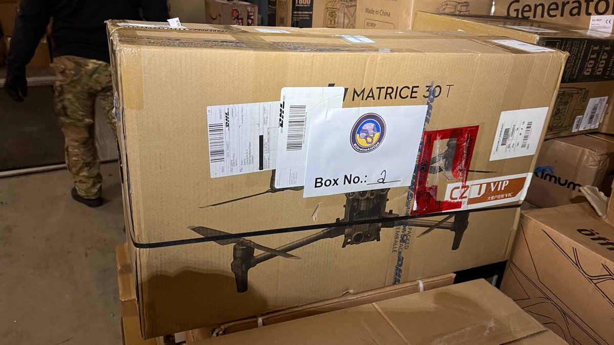 UkraineAidOps's tweet photo. ⚡️We received an impressive donation from @bluengineering . A high-end, thermal drone. Here it is, ready to be transported into 🇺🇦 where it will keep our friends so much safer. 💛💙🙏❤️✌️🇺🇦

Want to donate towards these same drones?  
https://t.co/D9Z5QzZs4r https://t.co/CApl97gWcX