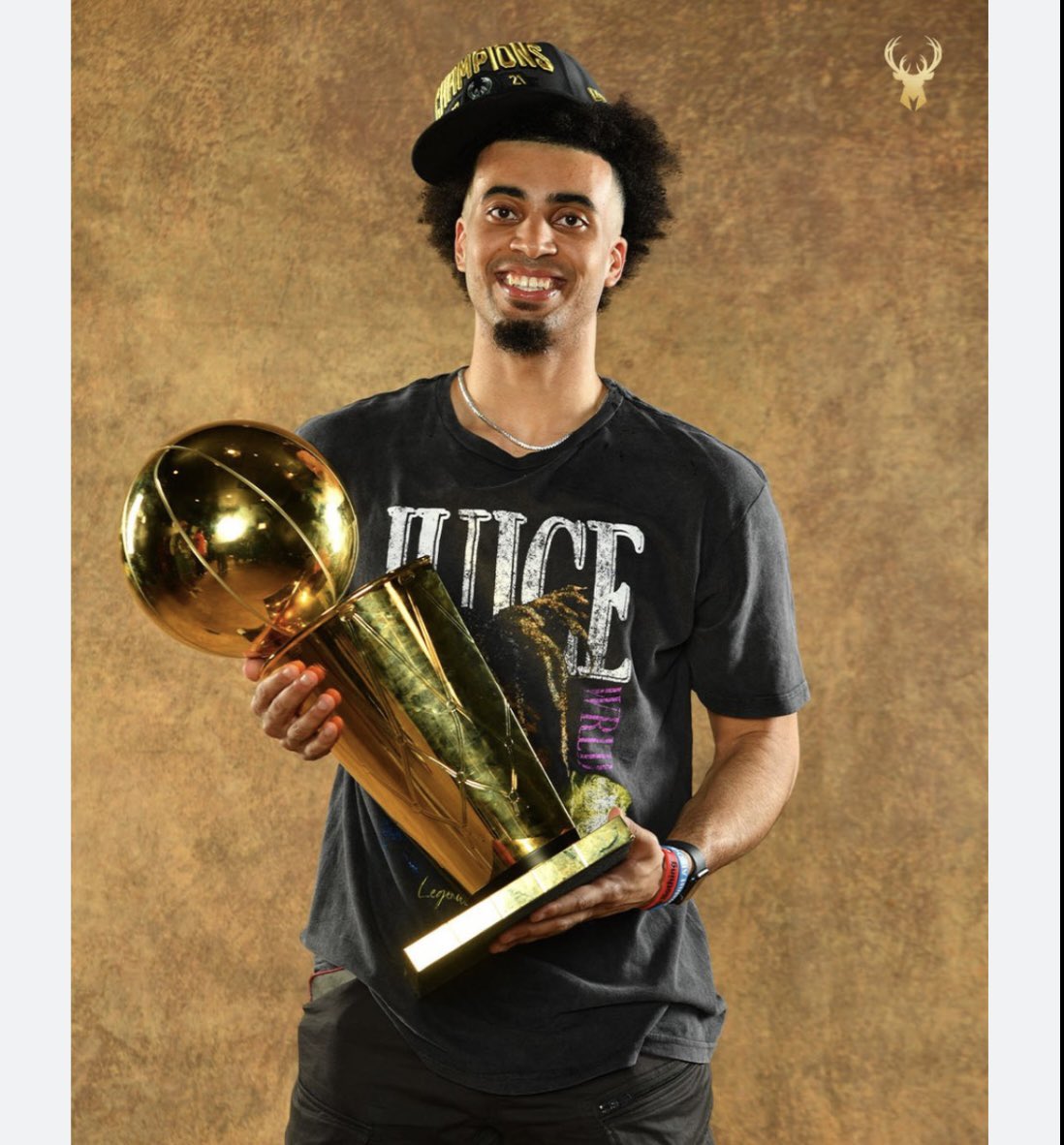 bvh414's tweet photo. Thank you Jordan Nwora for being a part of the 2021 World Champion Milwaukee Bucks! I’ll never forget the corner three you hit in game 3 of the NBA Finals. Much love @JordanNwora #414ever #Buckforlife https://t.co/NualQeJbpy