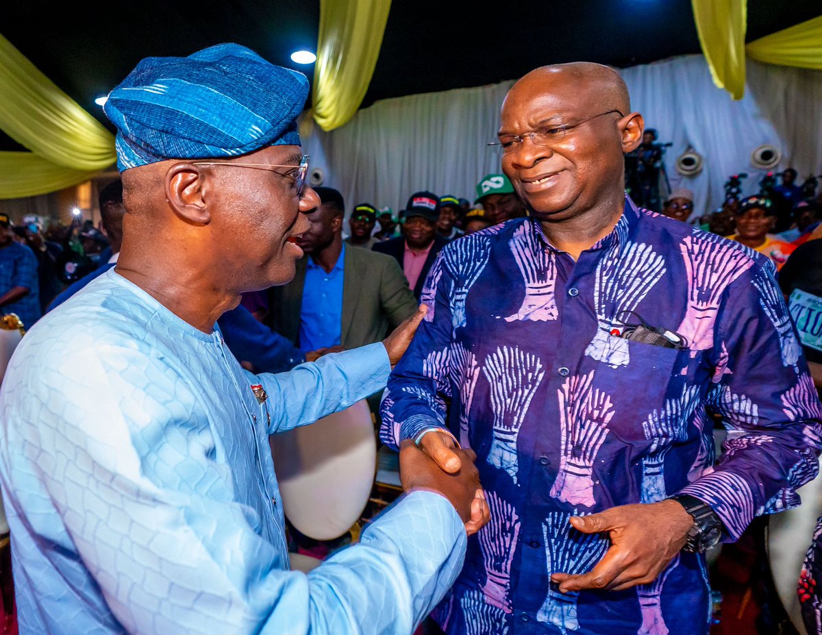 jidesanwoolu's tweet photo. Today, I attended the inauguration of 'Eko O Ni Baje'; 10,000 Foot Soldiers for Tinubu/Shettima and also for our governorship election in Lagos initiated by Honourable Minister of Works and Housing, Babatunde Fashola, SAN. https://t.co/LY6xQJJvs4