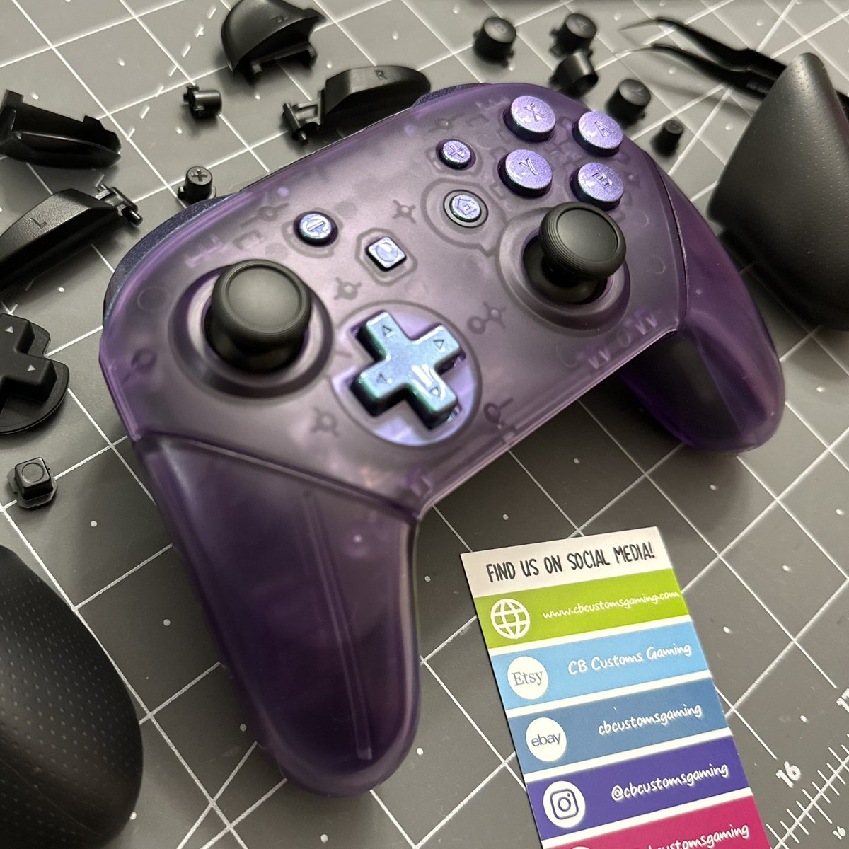 cbcustomsgaming's tweet photo. WELCOME10 for a 10% discount on our new official website. Link in bio! 

A recent customer request for our “Create Your Own Nintendo Switch Pro Controller” listing. Loving the chameleon green on the clear purple! 👾

#customcontroller #customjoycons #gaming #gamer #gamingsetup https://t.co/YPRA2SdqS6