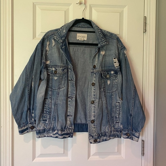 cclassyamaone's tweet photo. So good I had to share! Check out all the items I'm loving on @Poshmarkapp #poshmark #fashion #style #shopmycloset #skyandsparrow #michaelkors #sanctuary: https://t.co/tIqI0tiFGE https://t.co/xRwjFQiuED