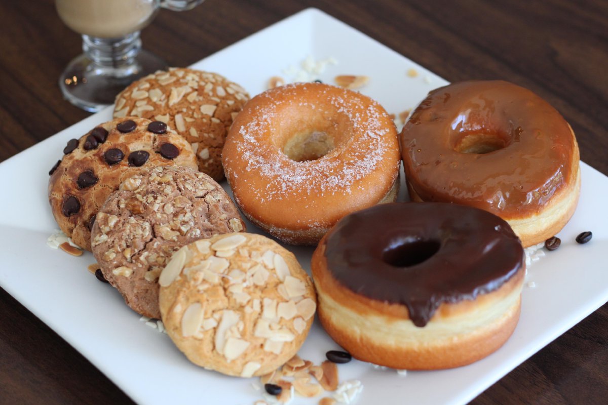 VillarHermanos's tweet photo. Dime que sí... 😍

Que fuimos tu primera opción cuando pensaste en ese antojito dulce hoy 🙌 .

Nuestros postres recien horneados y listos para llevar te esperan en #VillarHermanos https://t.co/leyq9xW0Nj